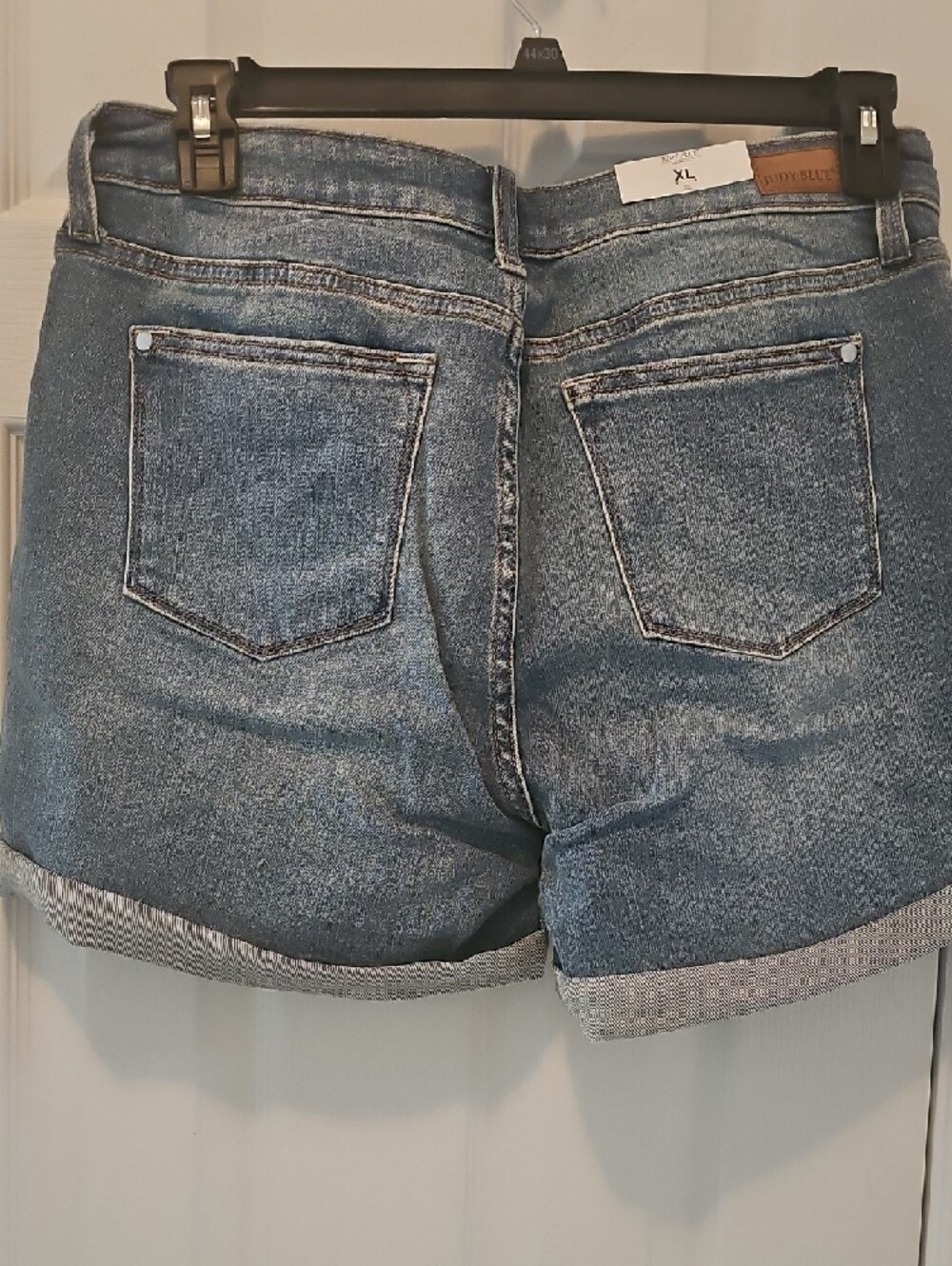 NWT Judy Blue Light Blue Rolled-Hem Denim Shorts XL - Picture 6 of 6